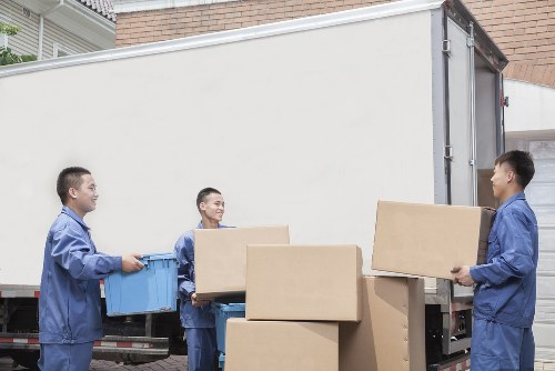 Reliable Hatchend man and van service for home or office moves